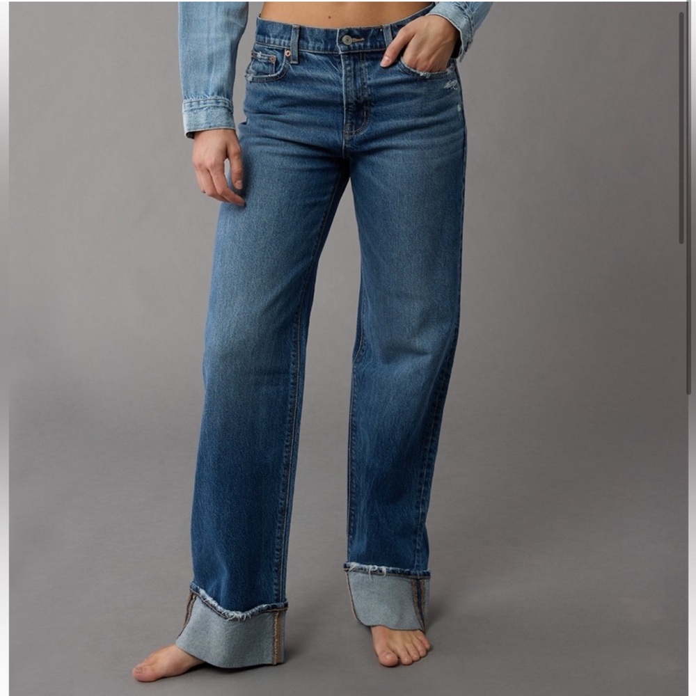 AE Stretch High-Waisted Stovepipe
Cuffed Jean
